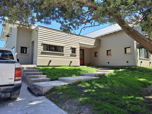 Barrancas De San Benito. Hermosa Casa A Estrenar, 4 Habitaciones.