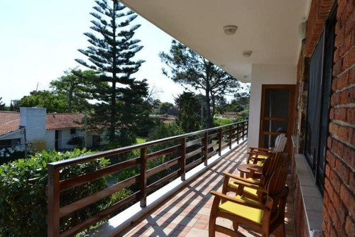 Vende Casa Playa Mansa 3 Dormitorios Vista Al Mar