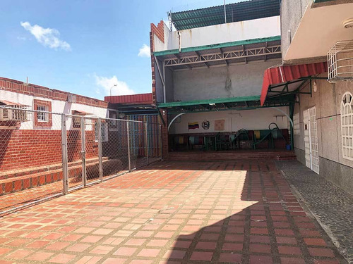 Local Comercial, Urb. Río Caura