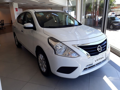 Nissan Versa V-drive At
