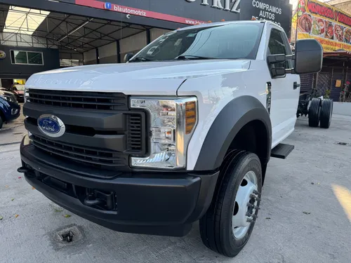 Ford F-550 6.8 Xl At