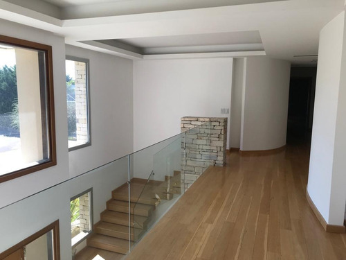Imagen 16 de 17 de Casa Venta 5 Amb. Parque Y Pileta B Cerrado Casco Leloir