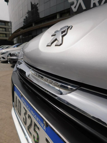 Imagen 14 de 19 de Peugeot 208 1.6 Feline Tiptronic