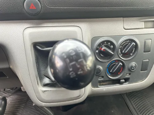 Nissan Urvan 2.5 Panel Amplia Aa Paquete Seguridad Mt