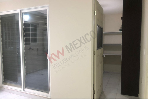 Tu Nuevo Hogar En Real De Arboledas, Celaya. Casa En Fraccionamiento Privado Con Vigilancia 24/7