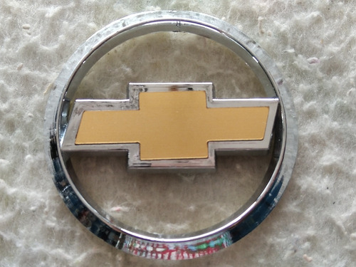 Emblema Logo Compuerta Chapa Chevrolet Corsa 2 Puertas