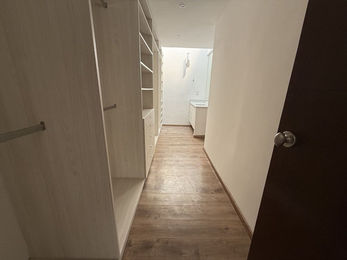 Casa En Cerrada De Lomas De Las Palmas (n)