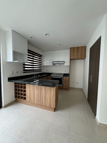Renta Casa Nueva En Zakia
