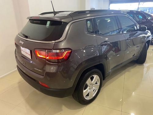 Imagen 17 de 24 de Compass Sport 1.3 T270