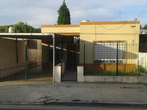 Casa En Venta En Ezpeleta Este