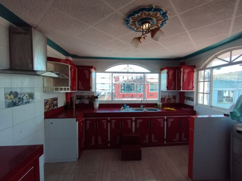 De Oportunidad Se Vende Hermosa Casa Tipo Americana En El Sur De Quito; Negociable.