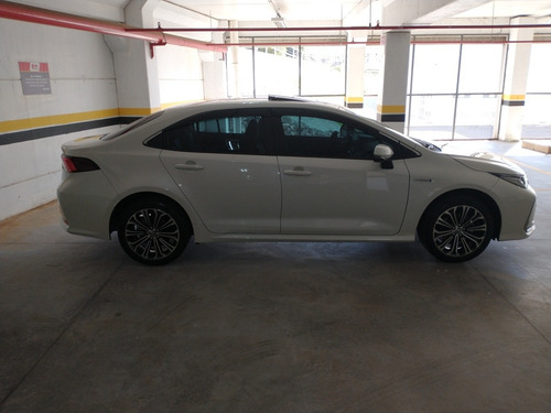Toyota Corolla 1.8 Altis Premium Hybrid Flex Aut. 4p Hibrido