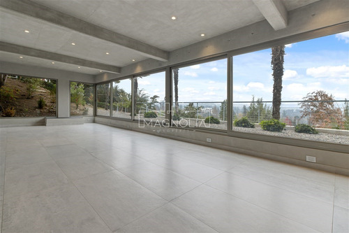 Casa En Arriendo De 7 Dorm. En Lo Barnechea