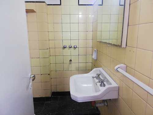 Imagen 11 de 13 de Departamento De 3 Ambientes/ A 1 Cuadra Dela Estación Ramos Mejía