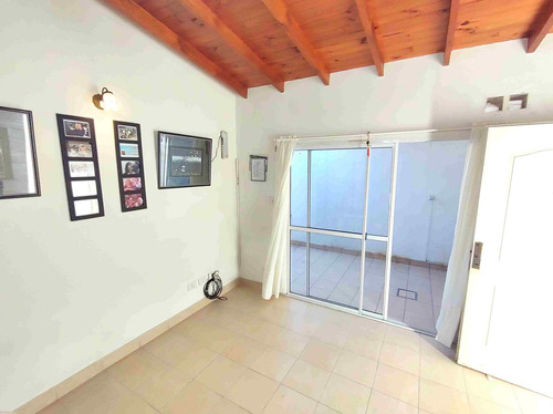 Imagen 4 de 16 de Venta Ph 2 Amb En Sarandi C/ Patio - Sin Expensas