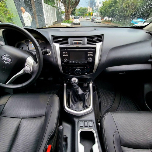 Imagen 6 de 12 de Nissan Np300 2020