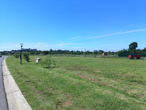 Oportunidad. Lote Perimetral En Barrio Village Joven. Bella Vista.