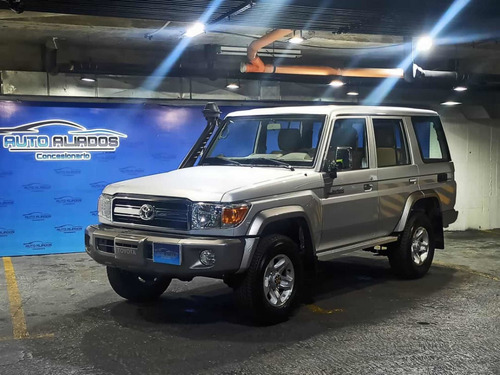 Imagen 1 de 6 de Toyota Land Cruiser Lx V6
