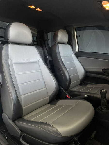 Imagem 12 de 13 de Volkswagen Saveiro Cross Cd 1.6 Manual Flex 2017