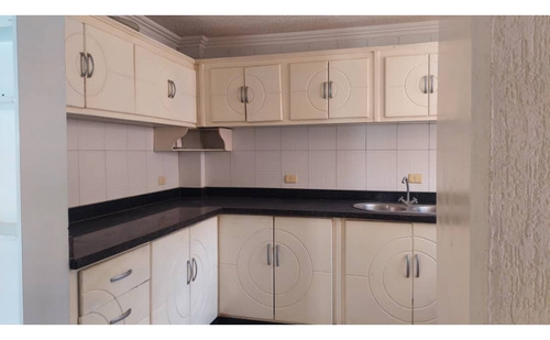 Se Vende O Alquila Casa En Avenida Universitaria Ve10-094au-rgon