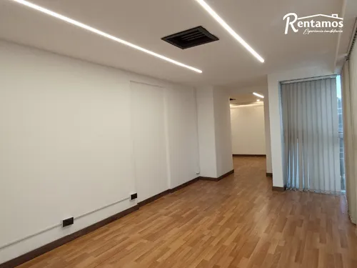 Oficina En Arriendo En El Poblado. Cod A11642