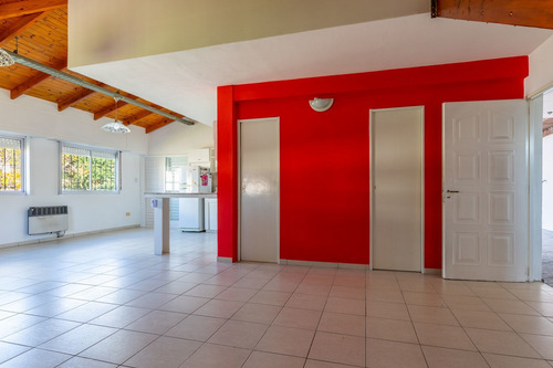 Casa Venta 3 Dormitorios Y Parque En La Plata