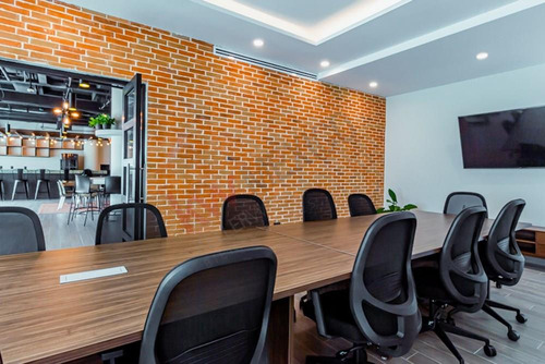 Oficna En Venta En Humana Workcenter, Playa Del Carmen.
