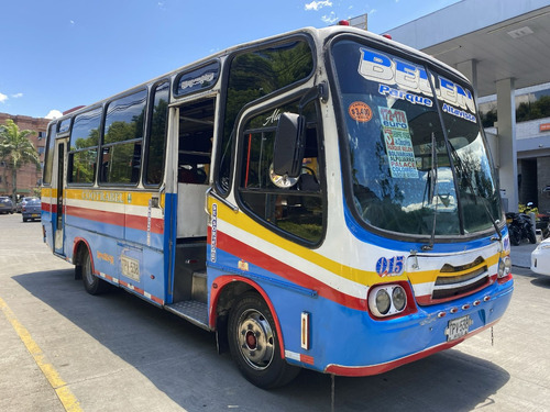 Buseta Agrale Ma 8.5tca Plus E 30 Pasajeros 2006
