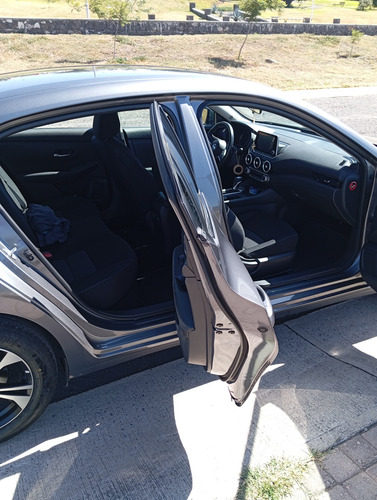 Nissan Sentra 2.0 Advance Cvt