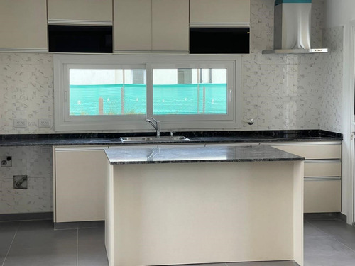 Oportunidad!! En Venta, Casa Con 3 Dormitorios, Piscina. San Felipe, Canning, Ezeiza