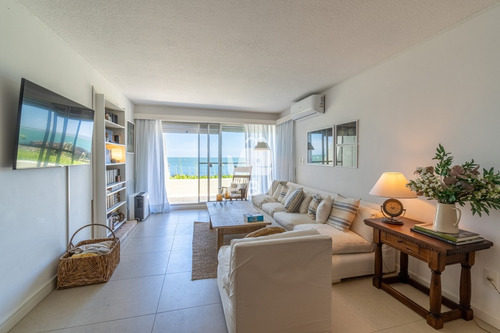 Venta Apartamento En Lomo De La Ballena 3 Dormitorios, Punta Ballena - Ventisquero - Ref : Pbi2921