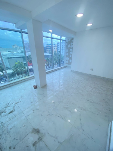 Edificio Comercial En Venta, Sector Cacicazgos.