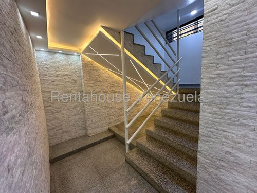 Estupendo Apartamento En Colinas De La Tahona 25-18150