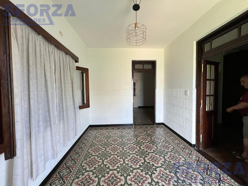Venta De Casa 4 Ambientes Con Jardin Ideal Inversor En San Miguel Importante Lote