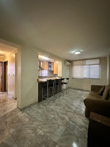 En Alquiler Apartamento En Urbanización San Isidro. Yb7263