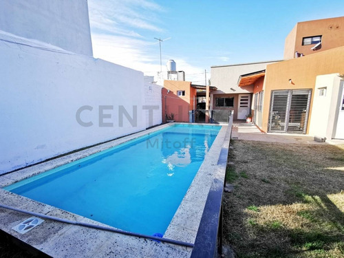 Imagen 1 de 20 de Casa De 3 Dormitorios En Venta En Los Hornos