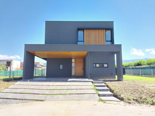 Espectacular Casa En Venta En Alto Verde 3, Yerba Buena