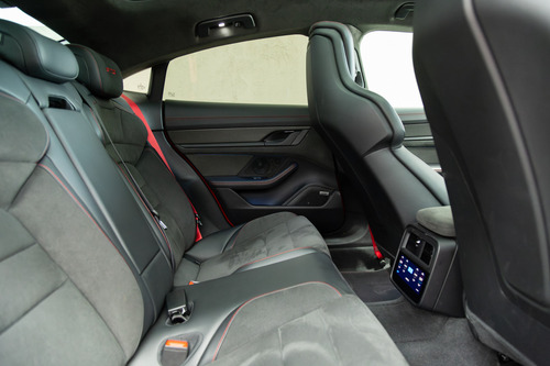 Porsche Taycan 2023