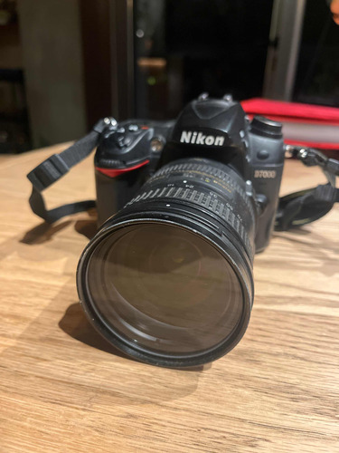 Cámara Nikon D7000 + Lente 18-200mm
