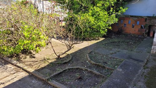 Vendo Lote 10 Por 30 Con Casa A Reciclar