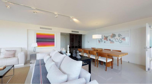 Venta Apartamento 3 Suites Más Dependencia Punta Del Este