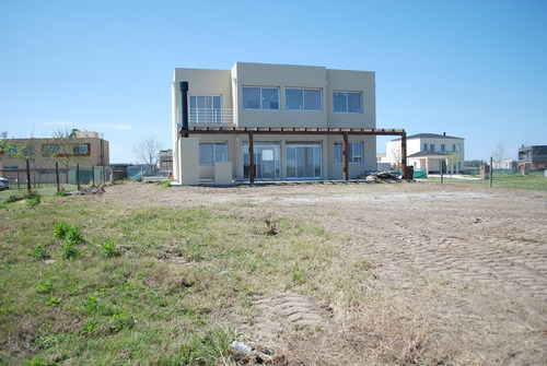Imagen 9 de 30 de Venta Casa 6 Ambientes A La Laguna El Canton Puertos