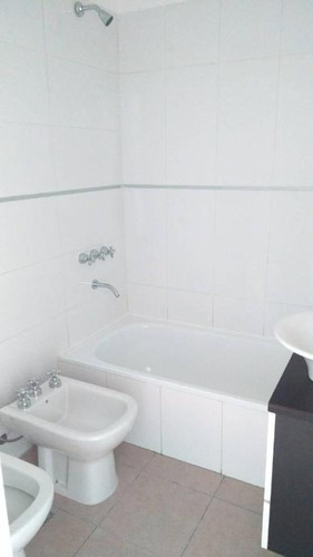 Imagen 7 de 13 de Departamento En Venta En Banfield Este
