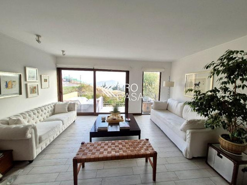 Casa Vende/en Condominio