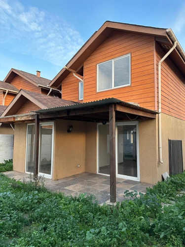 Casa 3 Dormitorios, 3 Baños, Condominio, Peñaflor