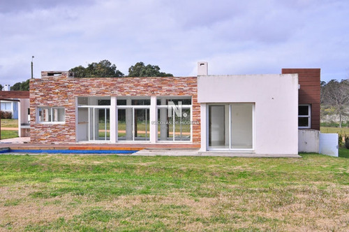 Casa En Barrio Privado **************financiado Hasta En 36 Cuotas Entregando 50% Contado -ref:4197