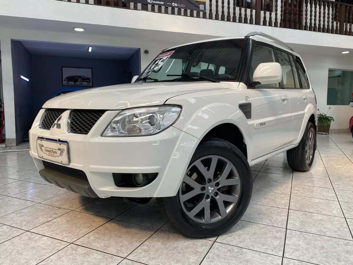 Mitsubishi Pajero TR4 2.0 4x2 Flex Aut. 5p