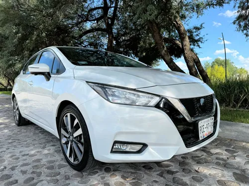 Nissan Versa 1.6 Exclusive Navi At