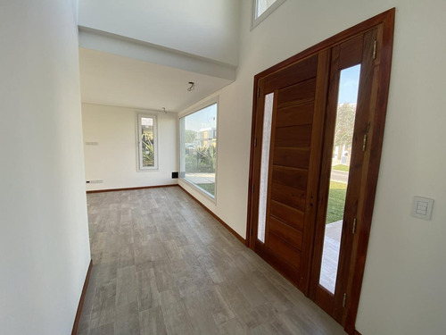 Imagen 21 de 30 de Brisas De Adrogué - Casa A Estrenar