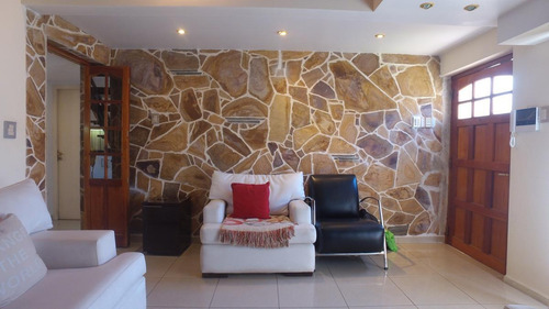 Imagen 8 de 30 de Venta · Casa · 4 Dormitorios · Patio · Quincho Completo · Terraza · Remodelada · Alberdi